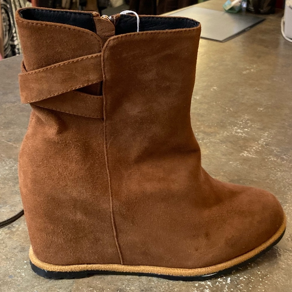 Stuart Weizman Brown Suede Booties - image 1